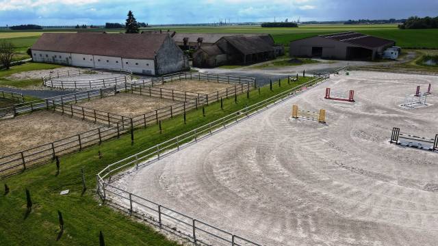 Livery yard  Seine-et-Marne