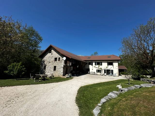 Luxurious equestrian property  Ain