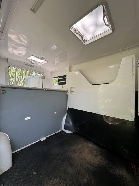 Horsebox HGV Barbot POLYVAN D5 2021 Used