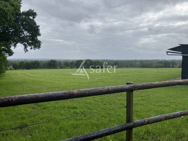 Equestrian property  Mayenne