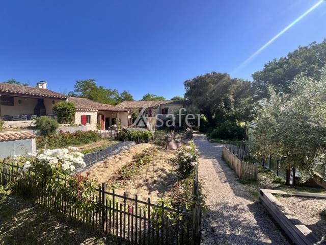Other country property  H&eacute;rault
