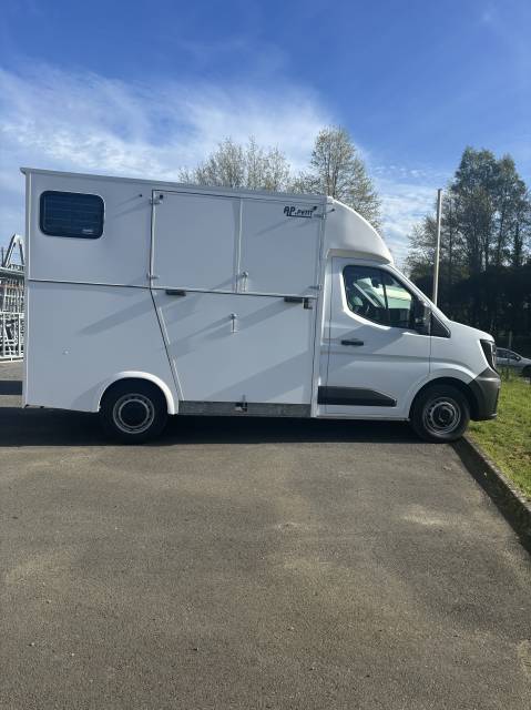 Horsebox HGV AP Petit Interstar L2  2026 New