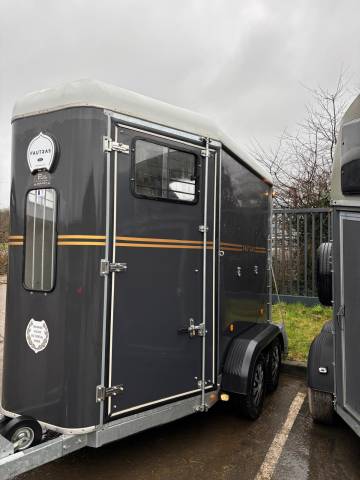 Horse trailer Fautras Pro Van Classic 2 Stalls 2022 New