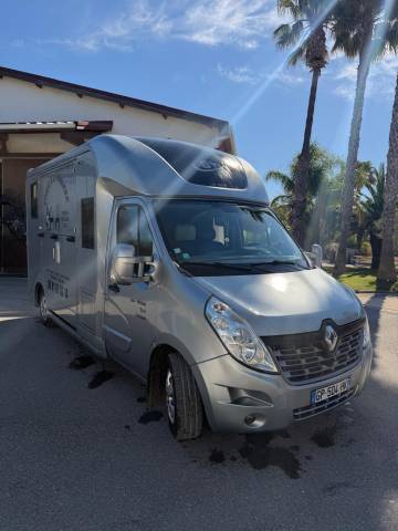 Horsebox HGV Renault Master 2017 Used