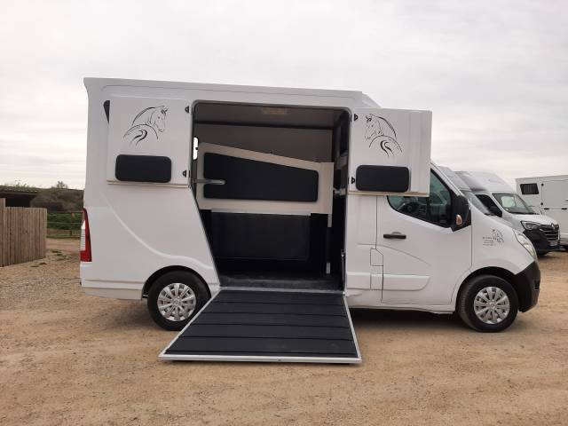 Horsebox HGV Renault Master  2017 Used