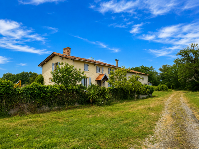 Equestrian property  Dordogne