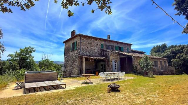 Equestrian property  Vaucluse