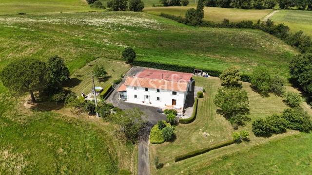 Other country property  Gers
