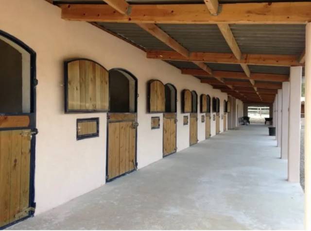 Equestrian Bed and Breakfast  Var