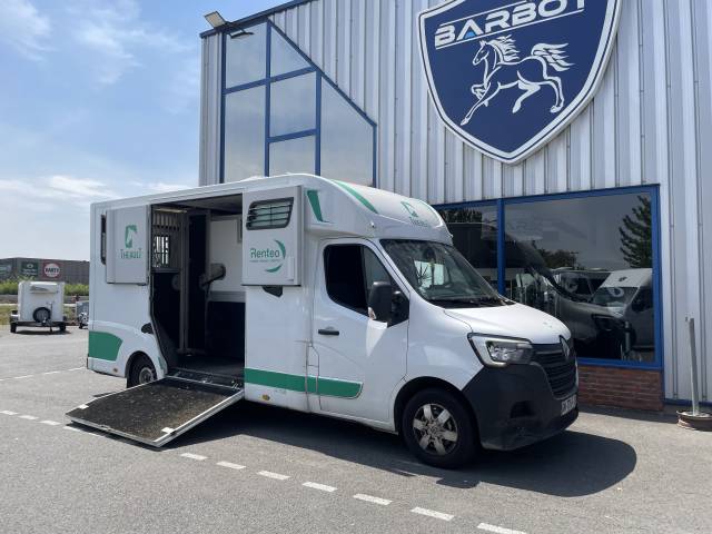 Horsebox HGV Theault master 2023 Used