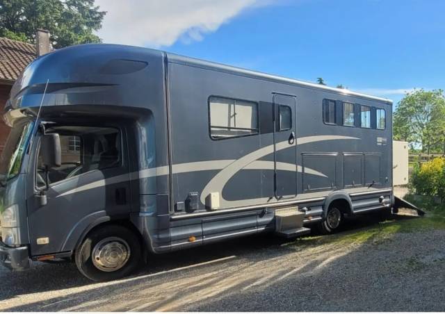 Horsebox NON-HGV Isuzu Equitrek 2025 Used