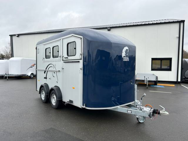 Horse trailer Cheval Liberte Maxi 3 3 Stalls 2026 New