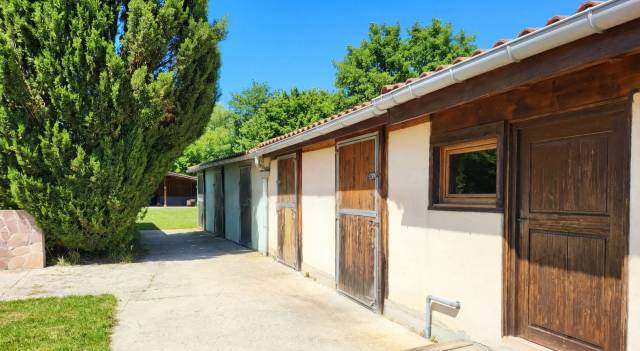 Equestrian property  Ain