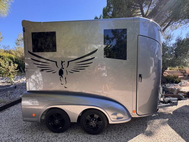 Horse trailer - Other brand - MTM INOVAN 2 Stalls 2024 Used