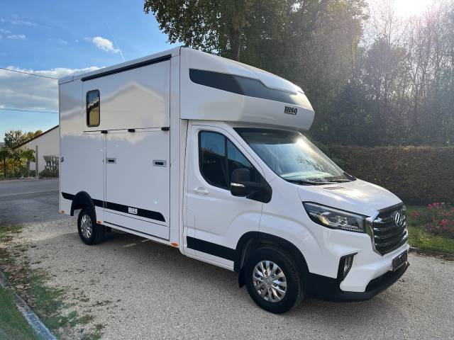 Horsebox HGV Autre marque MAXUS DELIVER 9 LUXURY MSG STALLION LIGHT 2025 Used