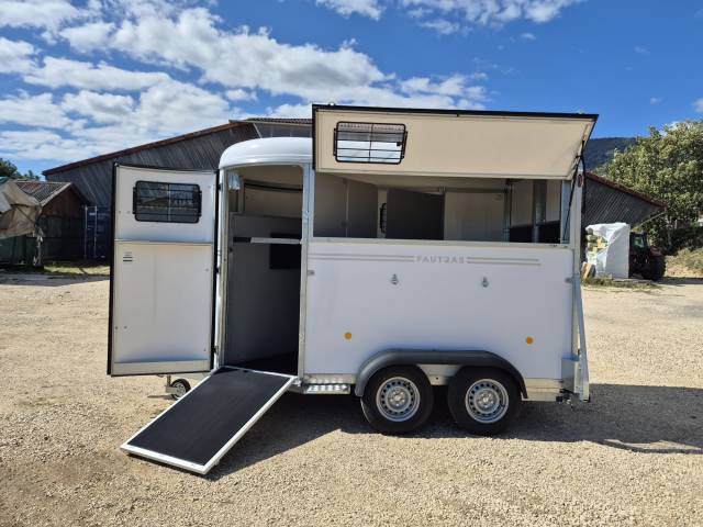 Horse trailer Fautras Oblic +2 2 Stalls 2026 New