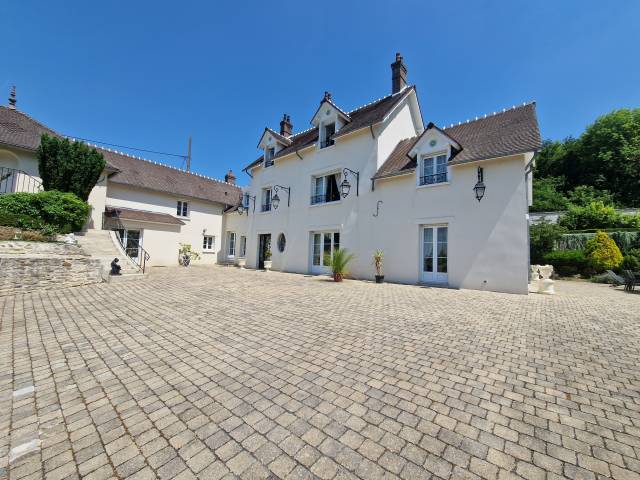 Luxurious equestrian property  Yvelines