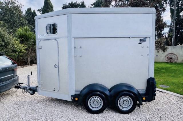 Horse trailer Ifor Williams HB403 1,5 Stalls 2015 Used