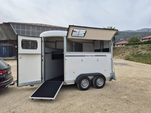 Horse trailer Fautras Oblic +2 2 Stalls 2026 New