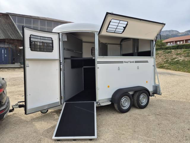 Horse trailer Fautras Oblic +2 2 Stalls 2026 New