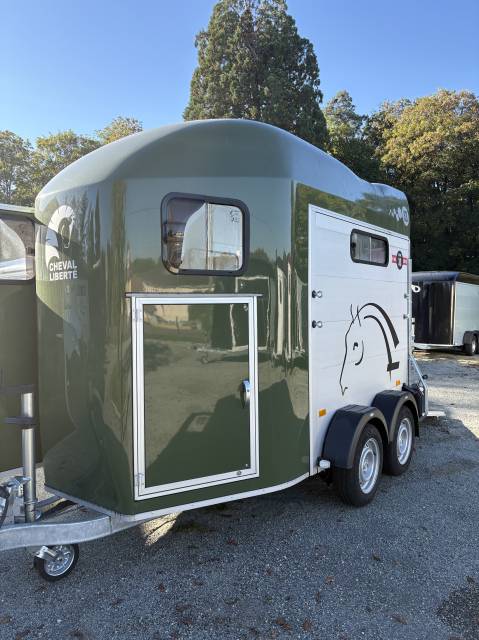 Horse trailer Cheval Liberte Gold 3 2 Stalls 2026 New