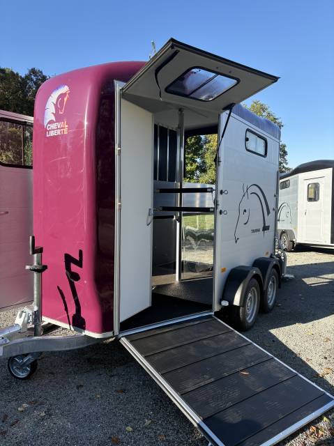 Horse trailer Cheval Liberte Touring country  2 Stalls 2026 New