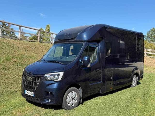 Horsebox HGV STX Renault Master 2024 Used