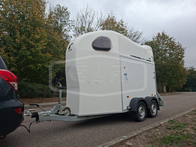 Horse trailer Cheval Liberte Gold One White Line 1,5 Stalls 2020 Used