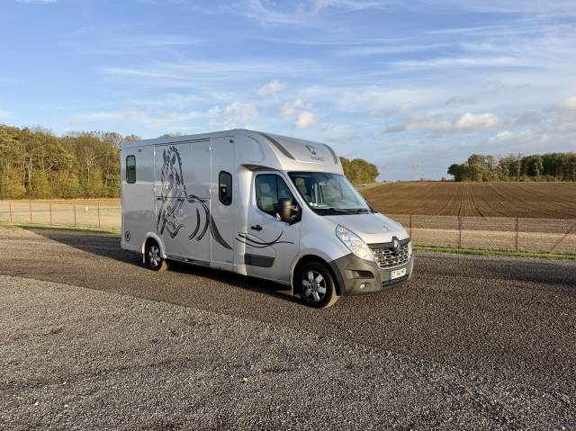 Horsebox HGV Renault Theault PROTEO  2018 Used