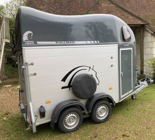 Horse trailer Cheval Liberte Gold One Aluline Sellerie 1 Stall 2023 Used