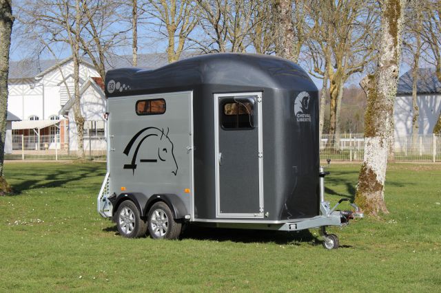 Horse trailer Cheval Liberte GOLD 3 2 Stalls 2026 New