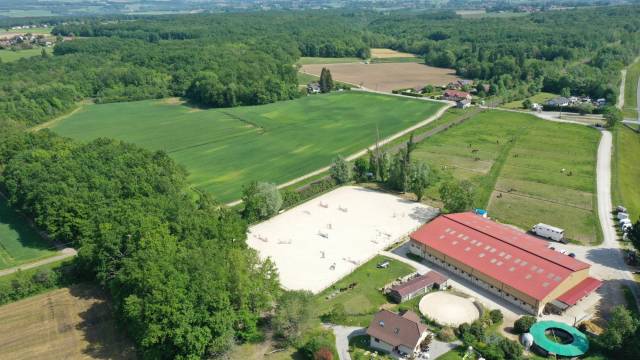 Livery yard  Haute-Savoie
