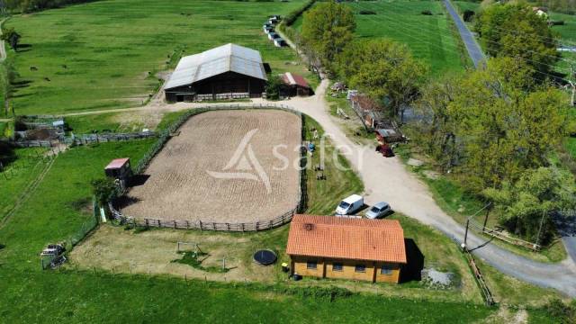Equestrian property  Puy-de-Dôme