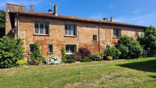 Equestrian property  tarn