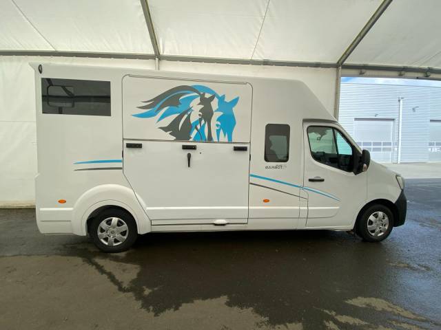 Horsebox HGV Renault Master 2021 Used