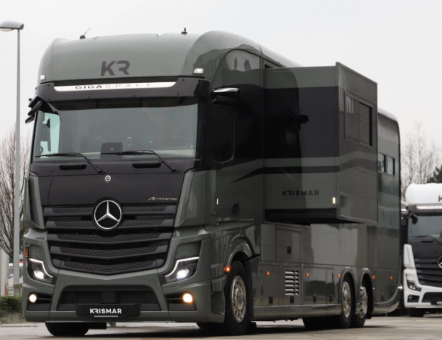 Horsebox NON-HGV Krismar MERCEDES ACTROS XL CABINE  2025 New