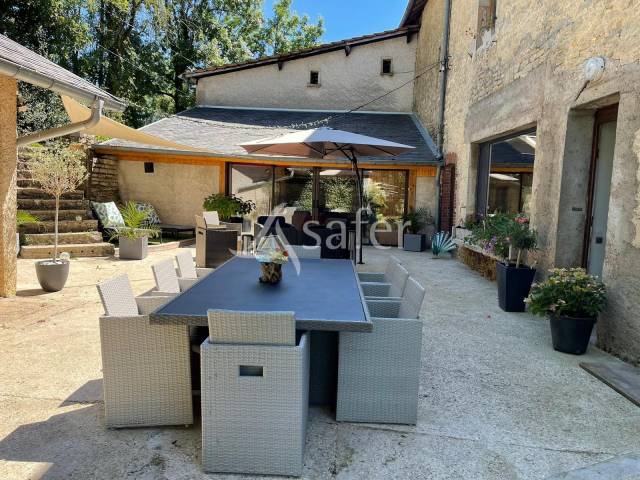 Other country property  Jura