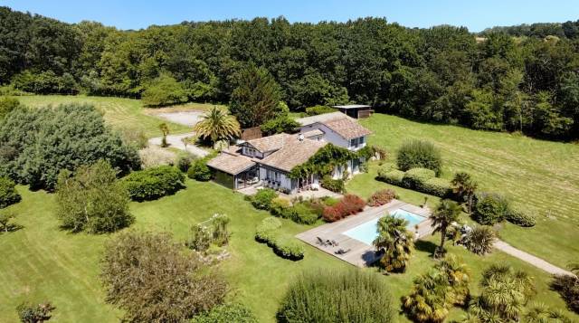 Luxurious equestrian property  Landes