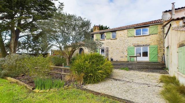 Equestrian property  Charente-Maritime
