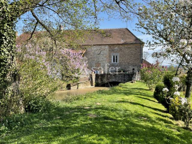 Other country property  Saône-et-Loire