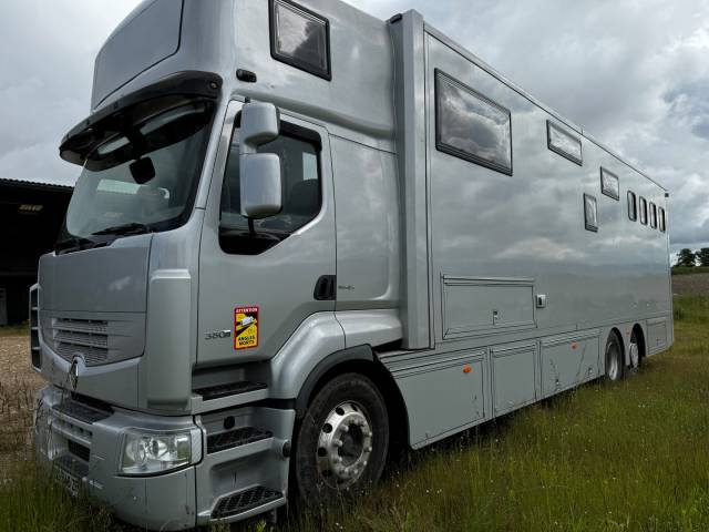 Horsebox NON-HGV Renault  2010 Used
