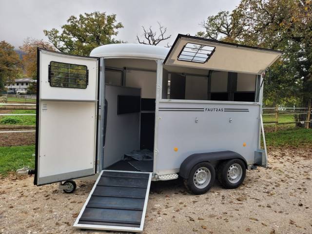 Horse trailer Fautras Oblic +2 2 Stalls 2024 New