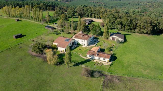Equestrian property  Charente