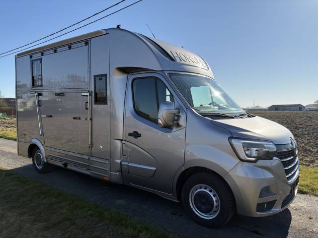 Horse trailer - Other brand - Renault Master 2 Stalls 2024 Used