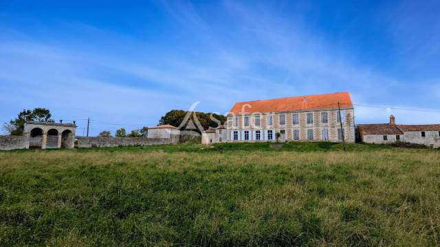 Other country property  Deux-Sèvres