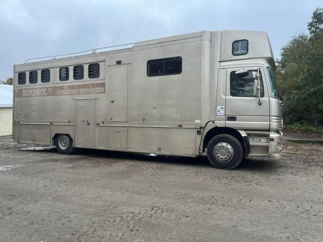 Horsebox NON-HGV Mercedes Actros 2001 Used