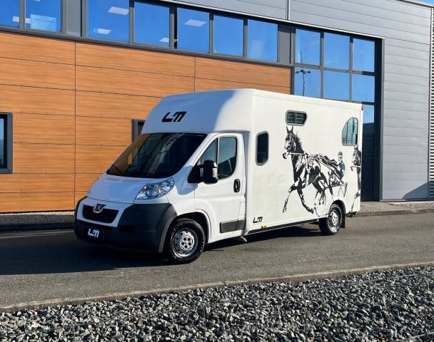 Horsebox HGV Theault VL BOXER THEAULT PROTEO 2014 Used