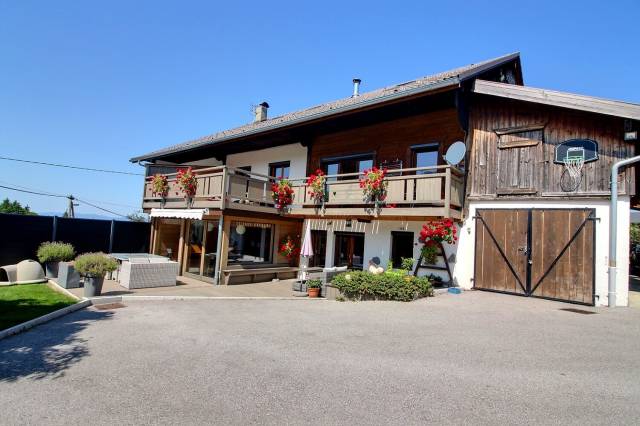 Equestrian farm  Haute-Savoie