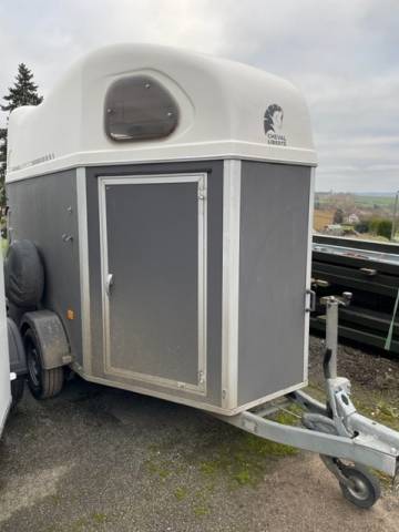 Horse trailer Cheval Liberte GOLD CLASSIC 2 Stalls 2015 Used