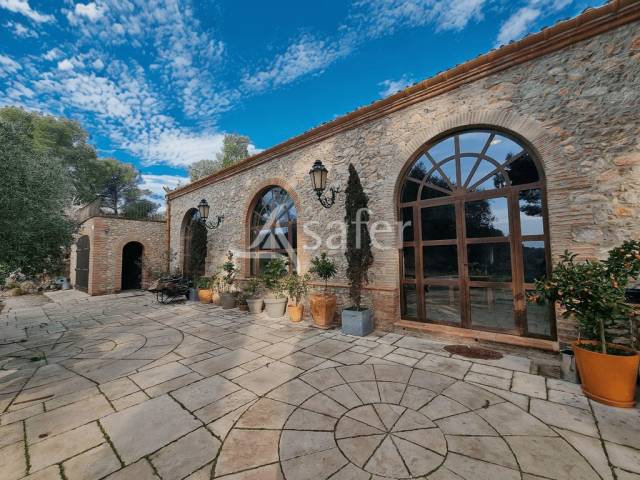 Other country property  Pyrénées-Orientales